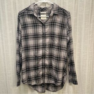 American Eagle black/gray flannel shirt, size M